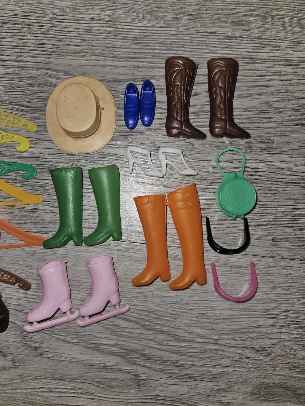 Vintage Barbie Accessories Lot - Picture 3 of 3